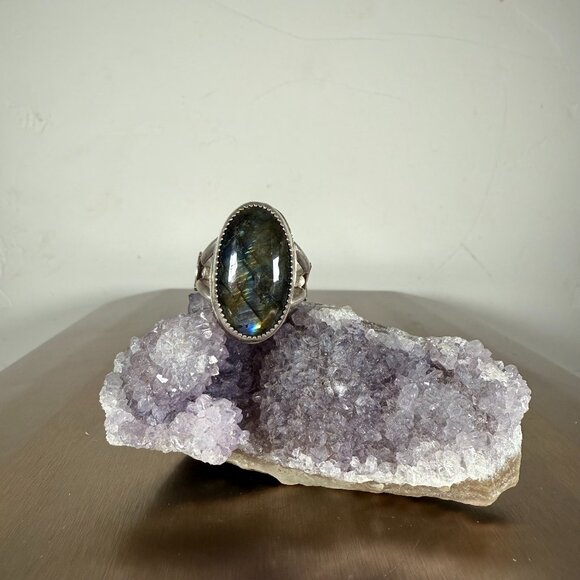 Sterling Silver Ring  Gray Labradorite Oval Gemstone Elegant Jewelry Size 8 - Picture 1 of 5